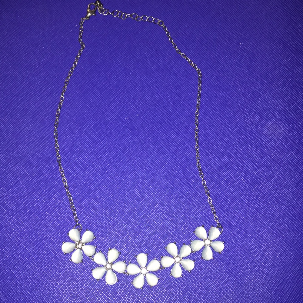 Blue flower necklace
